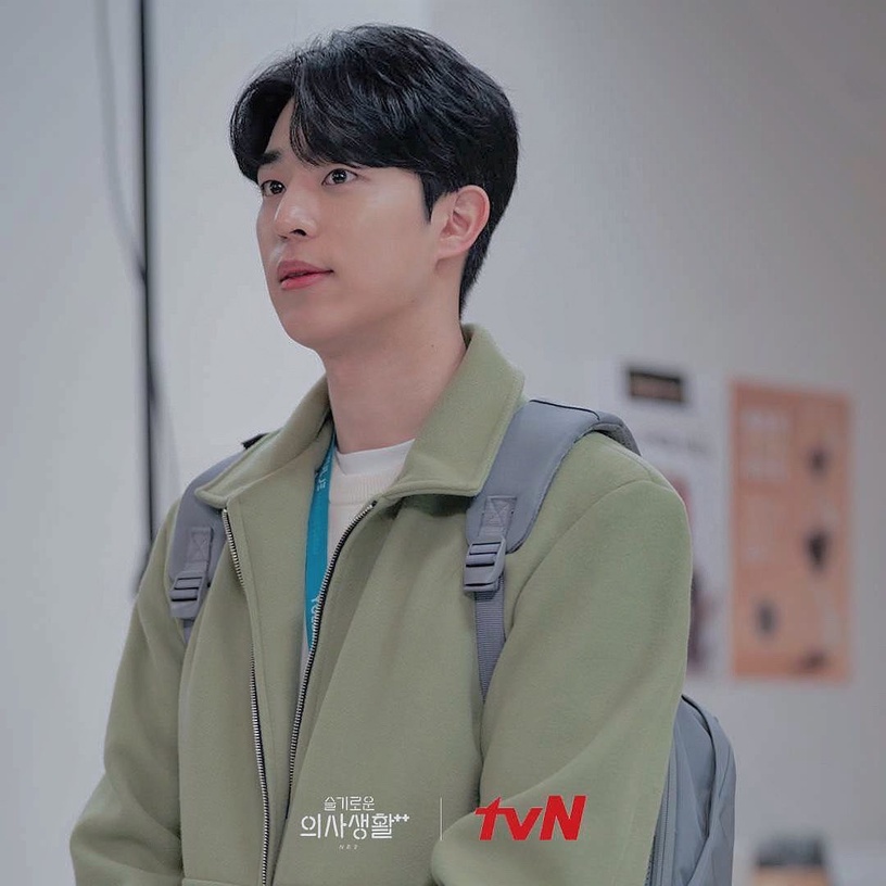 Netflix《機智醫生生活2》隱藏帥哥美女!不只張冬天,明恩媛戲外美翻,碩亨&急診奉醫生原來是超帥大叔