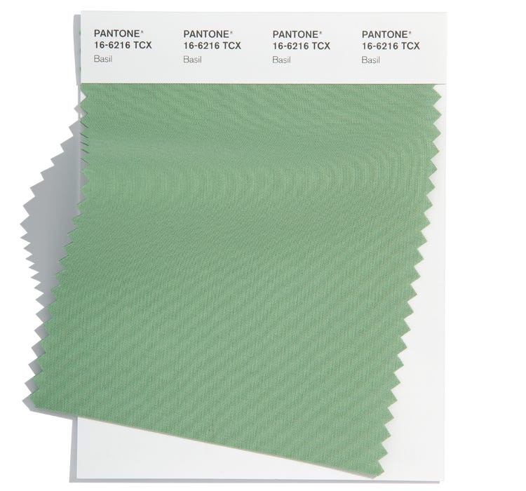 PANTONE 2022代表色出爐!春夏時裝流行色 「羅勒綠」、「棉花糖藍」療癒又顯白