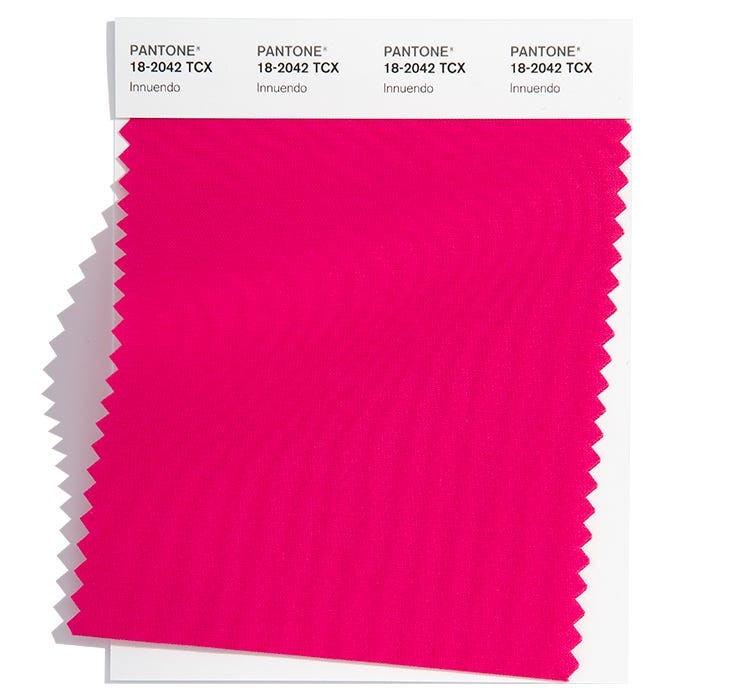 PANTONE 2022代表色出爐!春夏時裝流行色 「羅勒綠」、「棉花糖藍」療癒又顯白