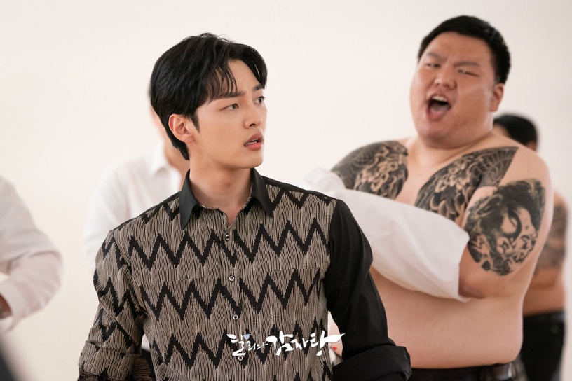《魷魚遊戲》奪Netflix全球第2!近期5部熱播韓劇,《柔美的細胞小將》好評,這部爽度不輸《文森佐》