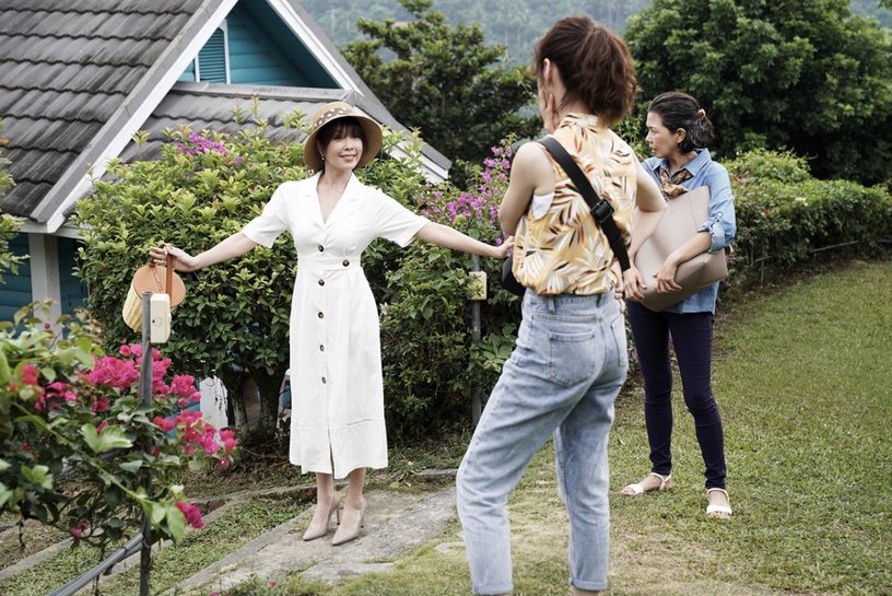 《俗女養成記》天心擁抱鍾欣凌太好哭!她愛叫自己「育萱」有原因?對比俗女嘉玲超諷刺