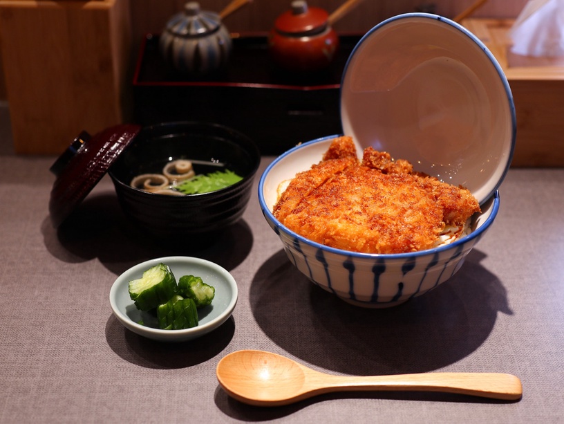 中山站美食推薦!新開幕餐廳「熟成豬排飯專賣店」日式風格超欠拍