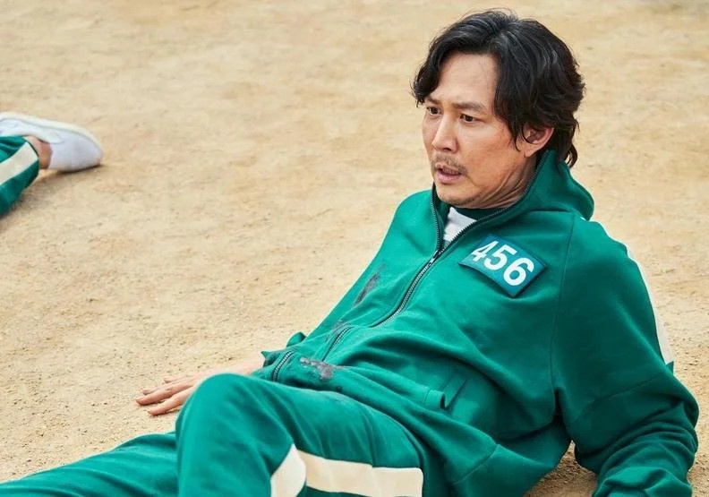 關於《魷魚遊戲》李政宰9件事!26歲封影帝,女友是「三星前太子妃」,副業是地產大亨