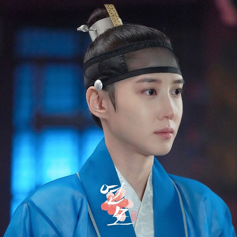 2021韓劇古裝盤點!《衣袖紅鑲邊》李世榮、《紅天機》金裕貞古裝美翻,這位被批不適合