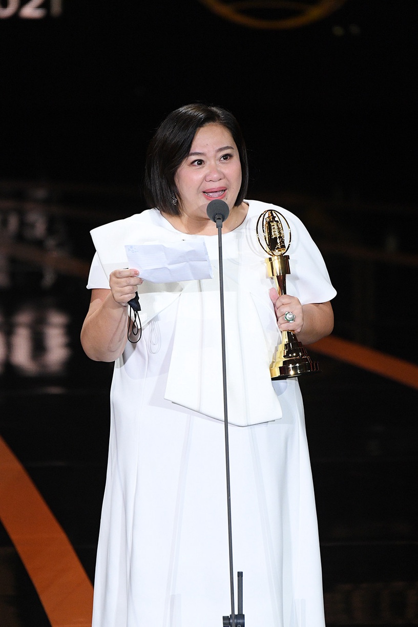 金鐘56/《我的婆婆》鍾欣凌奪視后:「謝謝愛看電視的人」《斯卡羅》導演:她無懈可擊