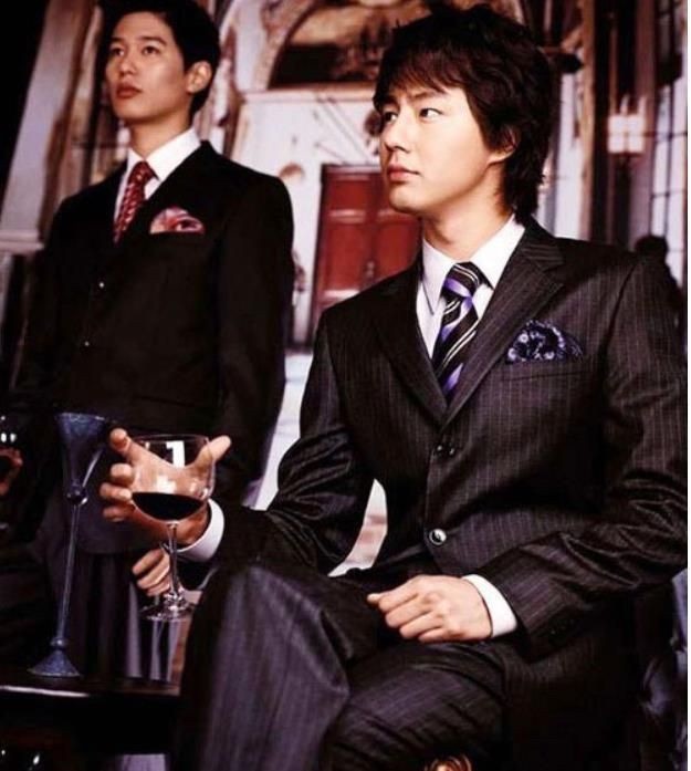 韓劇元祖美男的年輕帥照!《魷魚遊戲》李政宰、鄭雨盛是神級顏值,元斌帥到難忘,20多歲的玄彬好青澀