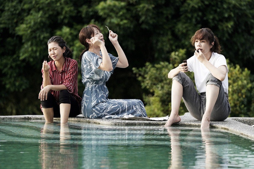 《俗女養成記2》劇情隱藏7個對比!俗女陳嘉玲&淑女洪育萱,小嘉玲怕月經&大嘉玲怕停經
