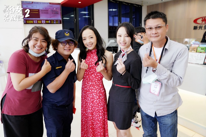 《俗女養成記2》客串彩蛋!鍾欣凌抱天心太好哭,婦產科醫生超大咖,納豆演警察意外成了Bug?