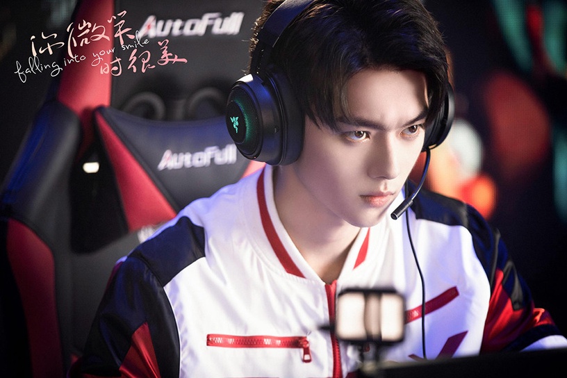 2021人氣男星「超低分地雷陸劇」5:許凱《你微笑時很美》3.0分、《千古玦塵》5.3分、《驪歌行》5.1分