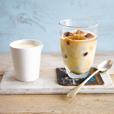 5大品牌燕麥奶大比拼!Oatly燕麥奶配咖啡最夯、這款打奶泡最好喝!