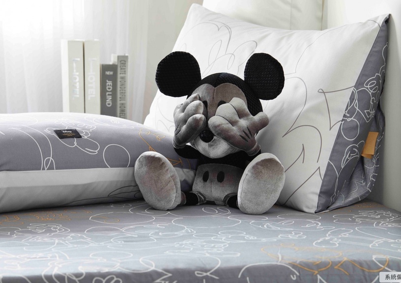 HOLA x Disney Black推黑白米奇!