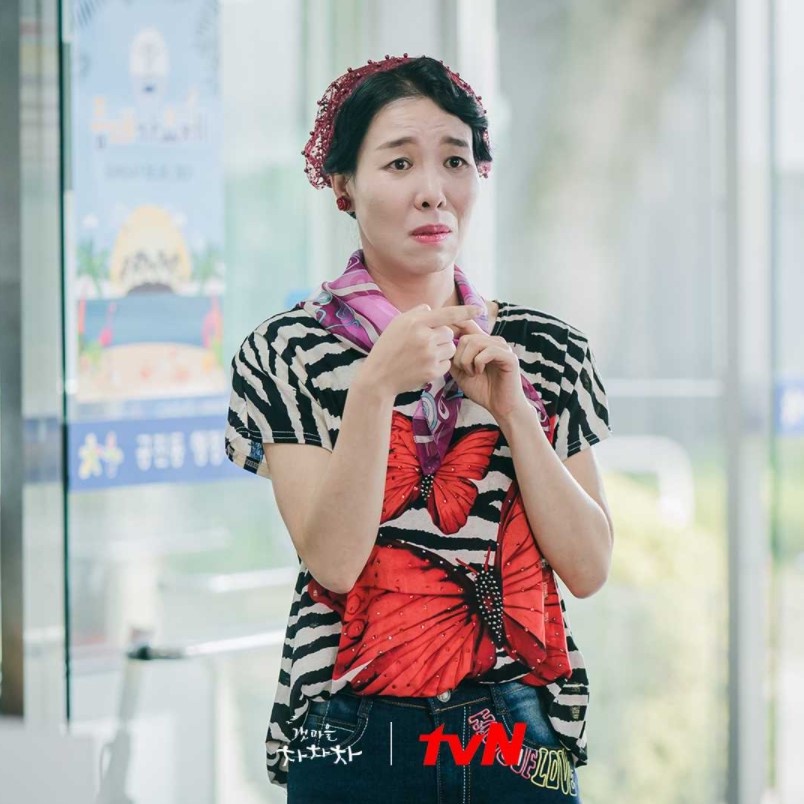 Netflix《海岸村恰恰恰》10位黃金配角!春在演過《文森佐》,不只金宣虎,孔劉李敏鎬全智賢都她孫子