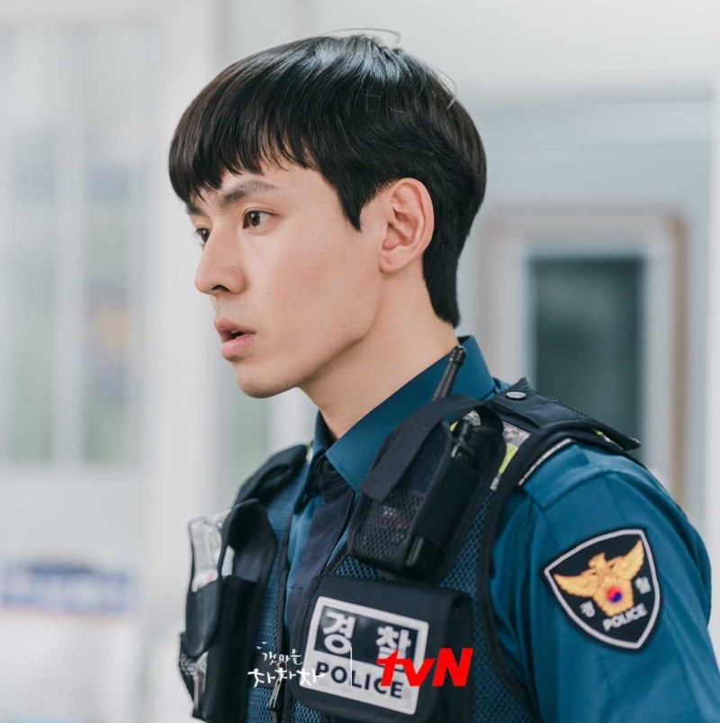 Netflix《海岸村恰恰恰》10位黃金配角!春在演過《文森佐》,不只金宣虎,孔劉李敏鎬全智賢都她孫子