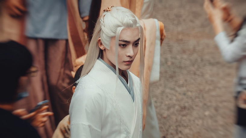 網評2021古裝劇最帥「白髮美男」TOP 3:侯明昊 飾演《護心》天曜