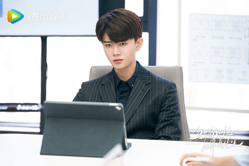 2021最高輸出的陸劇演員3:任嘉倫《烏鴉小姐與蜥蜴先生》、《不說再見》、《周生如故》、《一生一世》