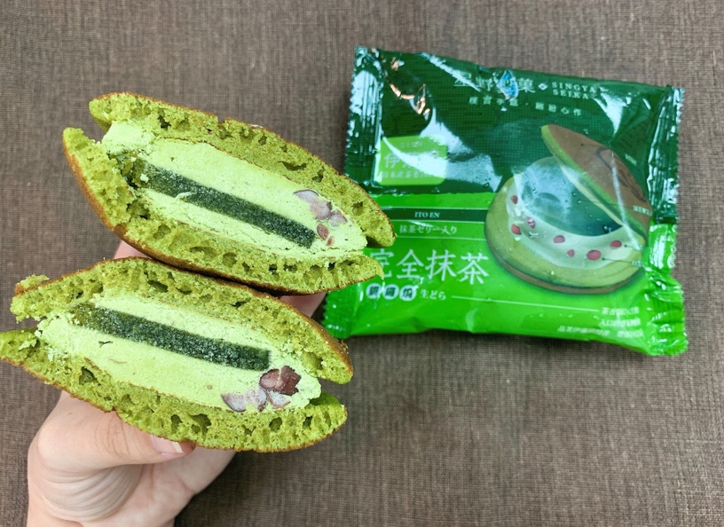 抹茶控搶吃!全家開賣星野完全抹茶銅鑼燒
