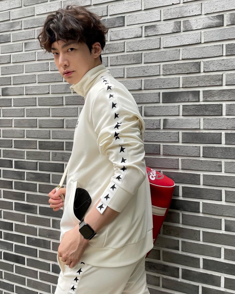 爭議後翻身男星!不只金宣虎,朱智勳《智異山》搭全智賢資源不斷,李秉憲大獎拿到手軟