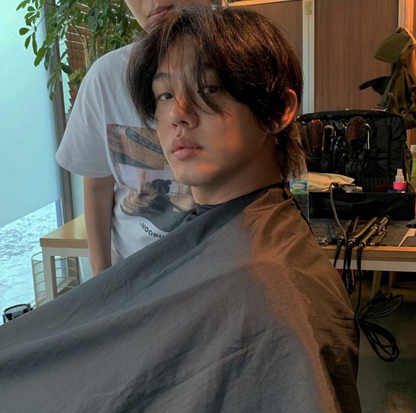 關於《地獄公使》劉亞仁的8件事 !最年輕青龍獎影帝,為戲增胖15公斤,是宋慧喬摯親
