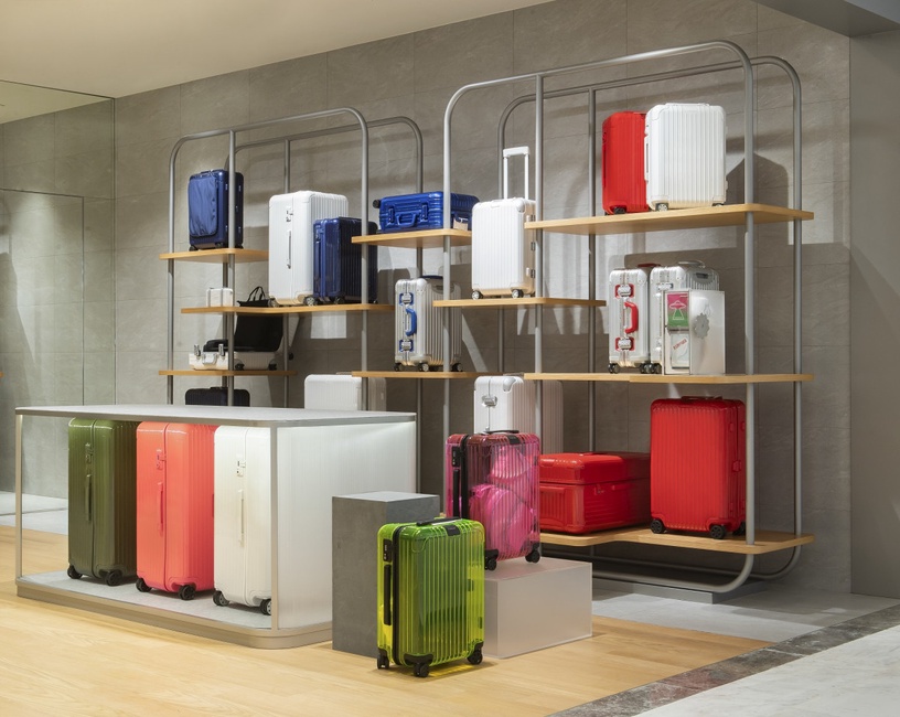 RIMOWA台北忠孝專門店盛大開幕,超吸睛 Essential Neon 螢光色行李箱限量發售!