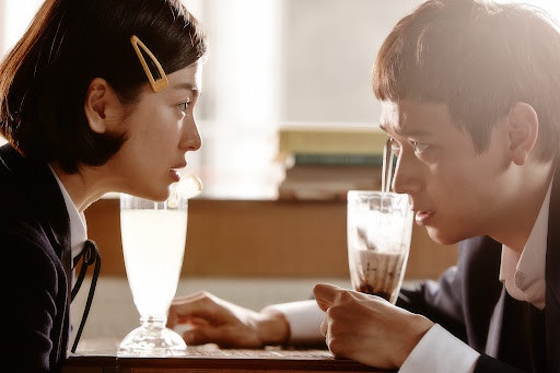 韓劇女星30歲穿校服!《Happiness》韓孝周&《海岸村恰恰恰》申敏兒美到無違和,宋慧喬有點怪,她最出戲
