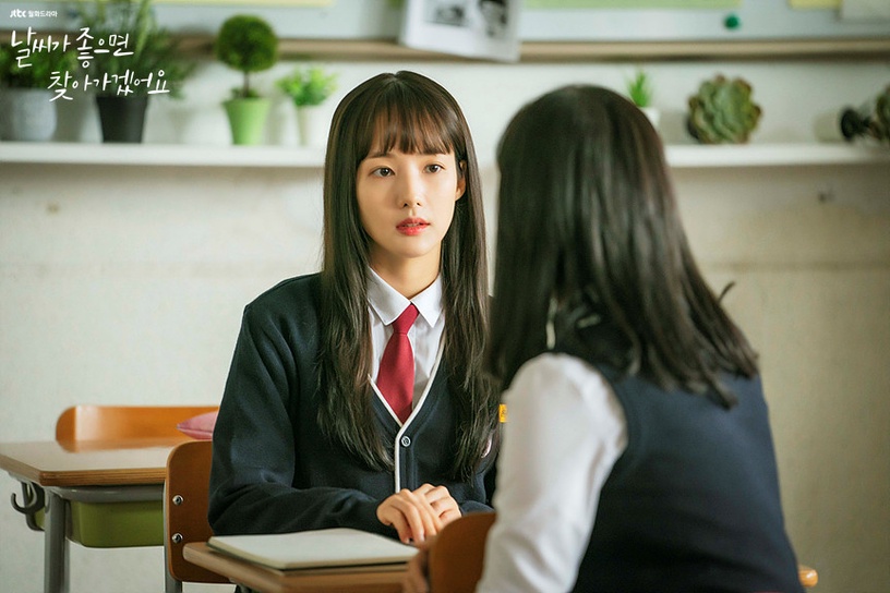 韓劇女星30歲穿校服!《Happiness》韓孝周&《海岸村恰恰恰》申敏兒美到無違和,宋慧喬有點怪,她最出戲
