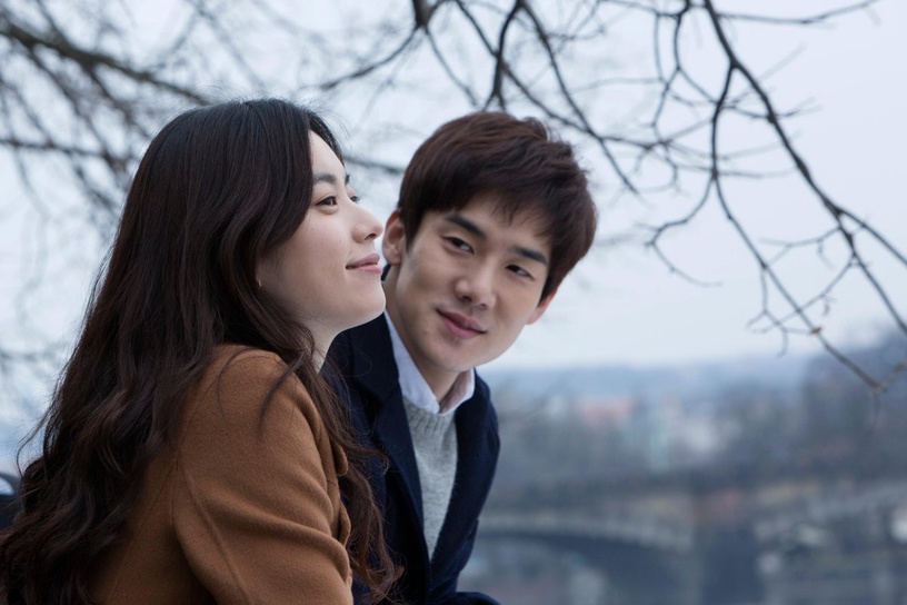 超意外的韓星吻戲!《One the woman》李荷妮吻過吳漣序?全智賢吻過休傑克曼、李冰冰?成東鎰這吻戲亮了