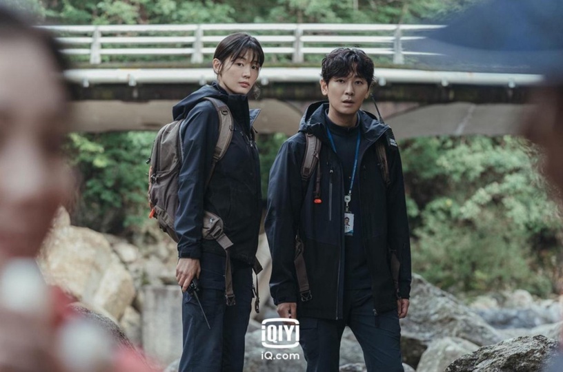 他們竟是鄰居!《智異山》全智賢&朱智勳是鄰居?車銀優1億現金買豪宅,變朴敏英鄰居!
