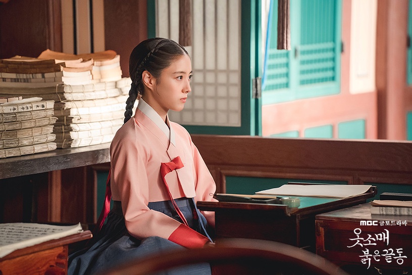 李俊昊、李世榮《衣袖紅鑲邊》開播獲好評!君王&宮女淒美虐戀,劇情發展快、不老梗