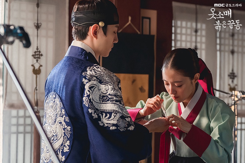 11月熱播韓劇話題度TOP10:《妳的倒影》4.33%