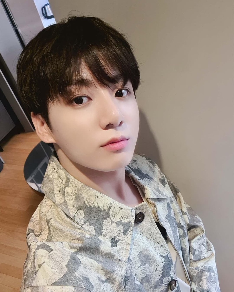 2021 Kpop百大明星票選排行TOP10!子瑜進榜、車銀優只排第二,冠軍由BTS這位奪下