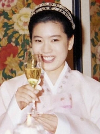 美到不輸明星的財閥!林世玲同框李政宰,逆天鉛筆腿引熱議,她出身頂級財閥卻命運悽慘