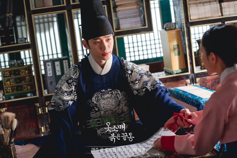 演技不輸專業演員的愛豆!《衣袖紅鑲邊》俊昊史劇腔網讚爆,IU公認代表作不是《步步》