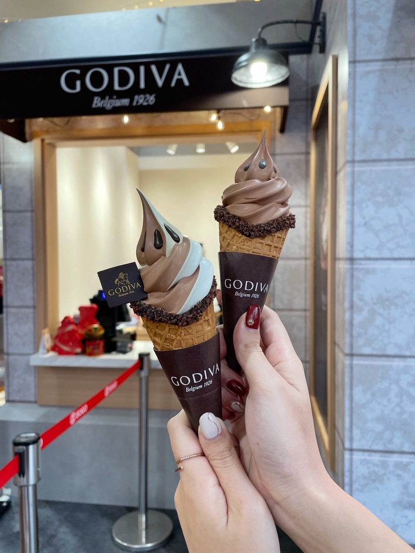 GODIVA快閃店登場,免費吃巧克力霜淇淋、聖誕巧克力