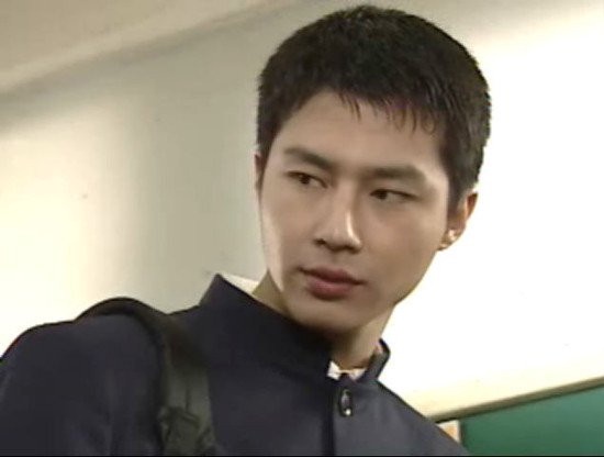 《學校》系列回顧!《學校2021》又三角戀套路、李鍾碩金宇彬演完大紅,孔劉22歲好高萌