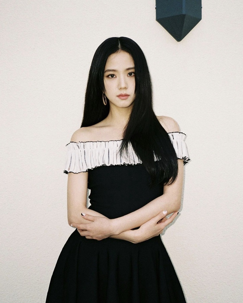 關於《雪降花》Blackpink Jisoo1: 擁有超狂家世背景 一家人都神仙級顏值