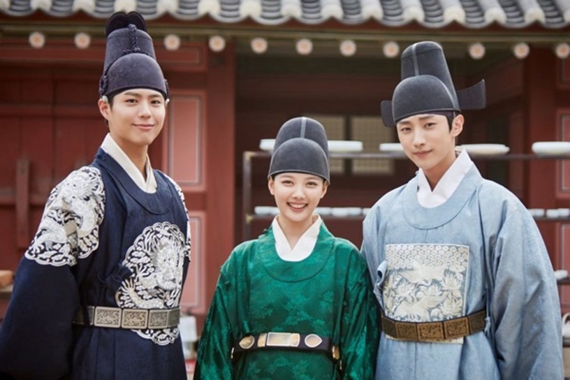 惠利、俞承豪《花開時想月》12月上檔!6部「女扮男裝」韓劇,《戀慕》口碑不斷攀升