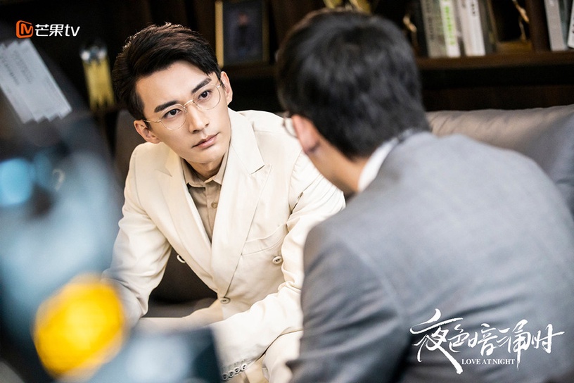 2021陸劇男主「眼鏡殺」4:劉學義 飾演《夜色暗湧時》莫靈澤