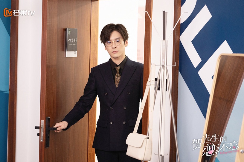 2021陸劇男主「眼鏡殺」5:魏哲鳴 飾演《賀先生的戀戀不忘》賀喬宴