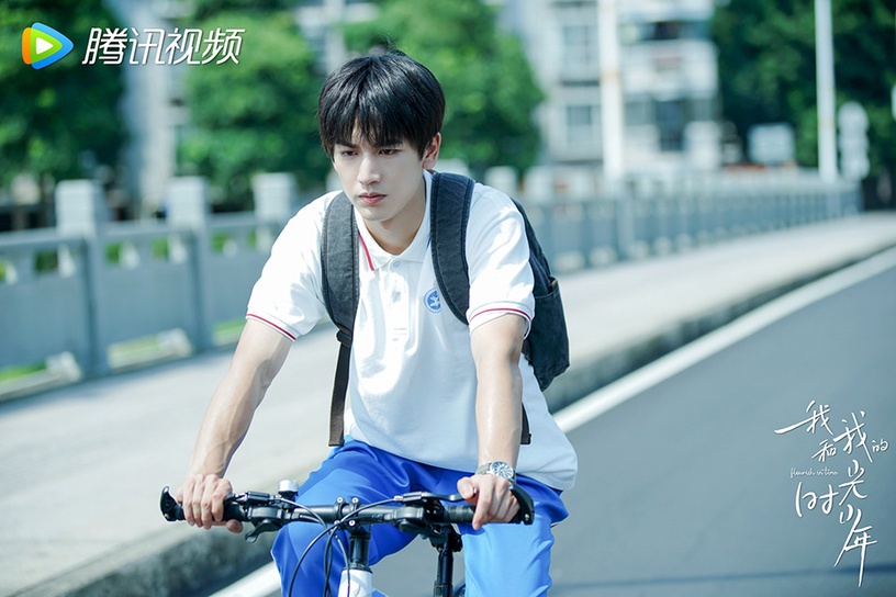 網評2021陸劇最愛的「校園男神」TOP 7:張凌赫 飾演《我和我的時光少年》江皓月