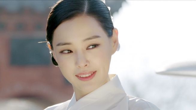 《衣袖紅鑲邊》破紀錄!MBC收視破10的韓劇,連《金福珠》收視都低?《W》爛尾但收視狂