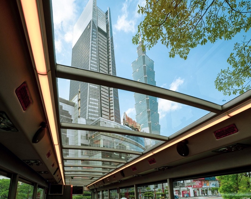 全台首部雙層餐車上路,賞美景&享五星美食