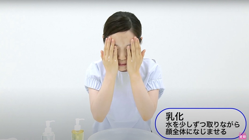 洗臉閉氣容易長斑?日本彩妝教父「呼吸洗顏法」,教你正確卸妝三步驟,肌膚越洗越年輕