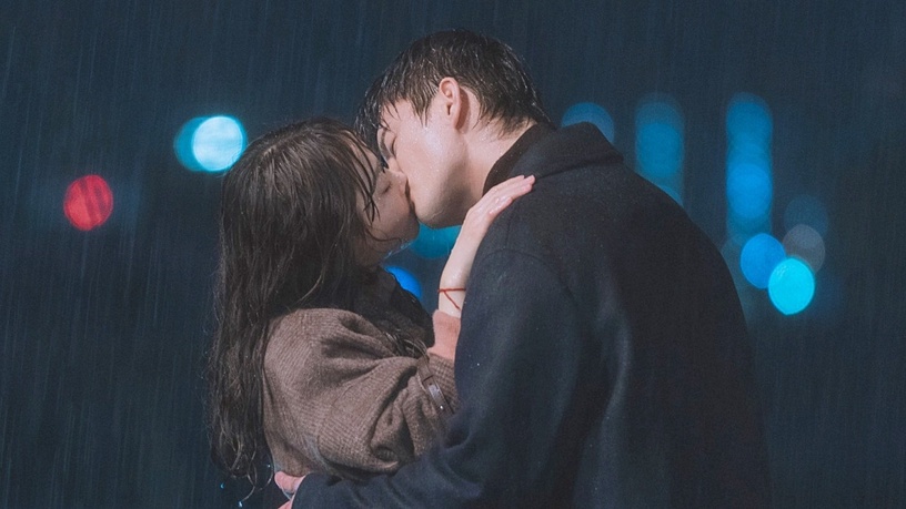 TVING評選2021韓劇最佳吻戲!《無法抗拒的他》《柔美》都上榜,這段成人式熱吻超蘇