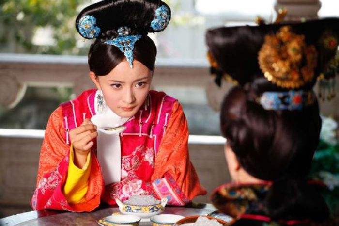 陸劇女星演「腹黑女」3:楊冪 飾演《宮鎖心玉》花影