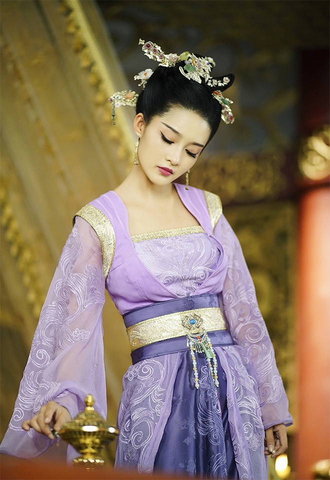 陸劇女星演「腹黑女」4:李沁 飾演《楚喬傳》元淳