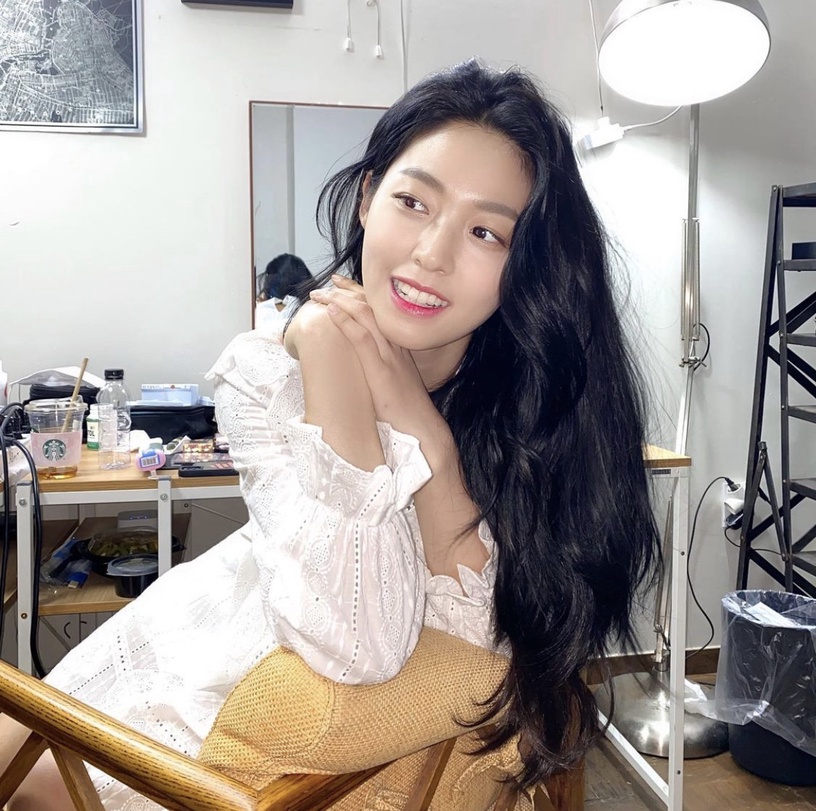 8位曾被嫌醜的女愛豆!Lisa居然被說靠濃妝,Gfriend嚴智被嫌太像路人,Hani被批像男人