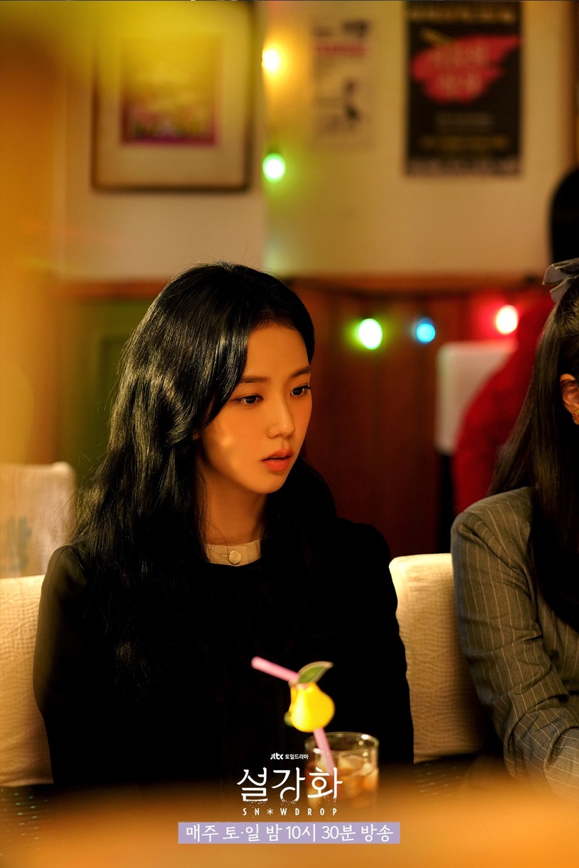 第1部劇就演主角的韓星!《雪降花》Jisoo被轟爆,文佳煐竟為Joy作配,只有她沒被罵?