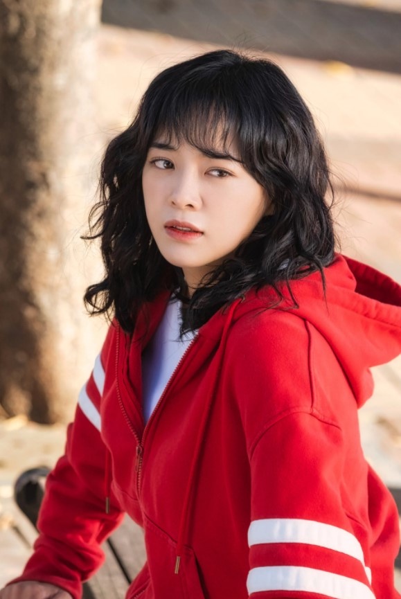第1部劇就演主角的韓星!《雪降花》Jisoo被轟爆,文佳煐竟為Joy作配,只有她沒被罵?