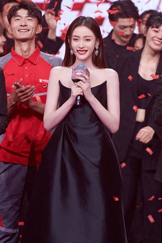 古裝劇《雪中悍刀行》美人古裝vs時裝2:張天愛 飾演 南宮僕射