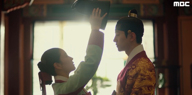 《衣袖紅鑲邊》小說精選名場面!李祘酒醉撲倒,「德任啊不要逃」高甜圓房!德任竟想生7個?